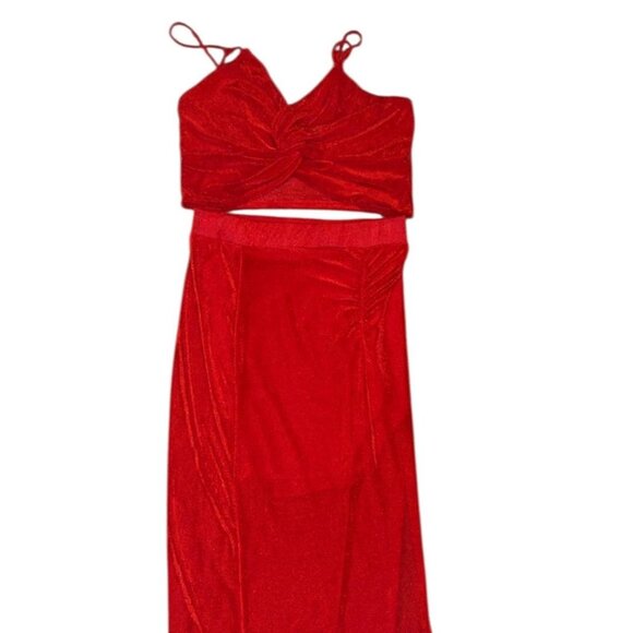 Red velvet two-piece set - crop top and skirt - Picture 2 of 4